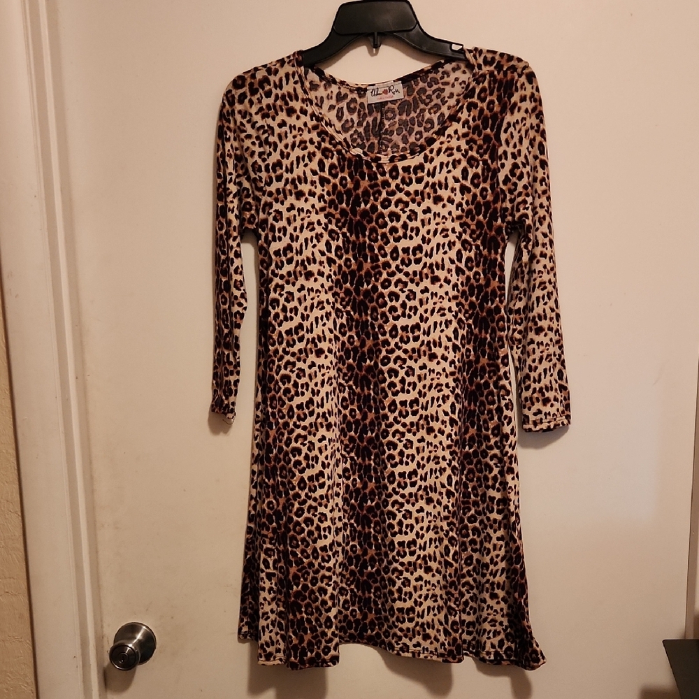 Chic Leopard Print Mini Dress